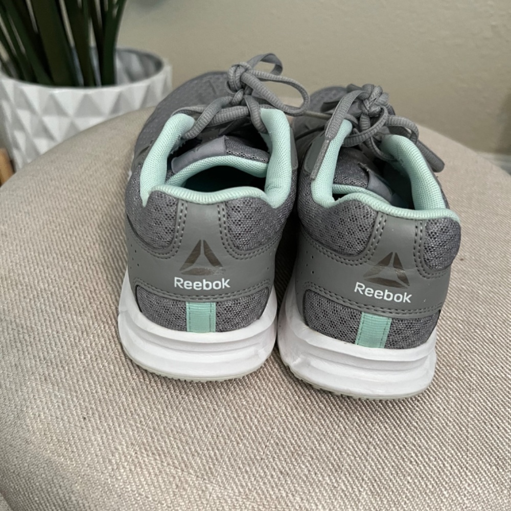 Women Reebok Shoes - Picture 2 of 4